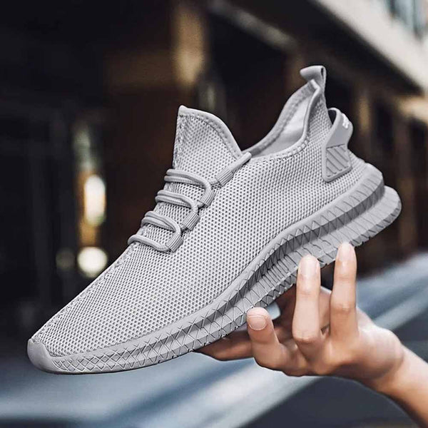 Sneakers med dämpande sula og luftig ovandel