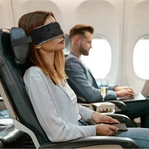 Nakkestøtte & sovemaske i et